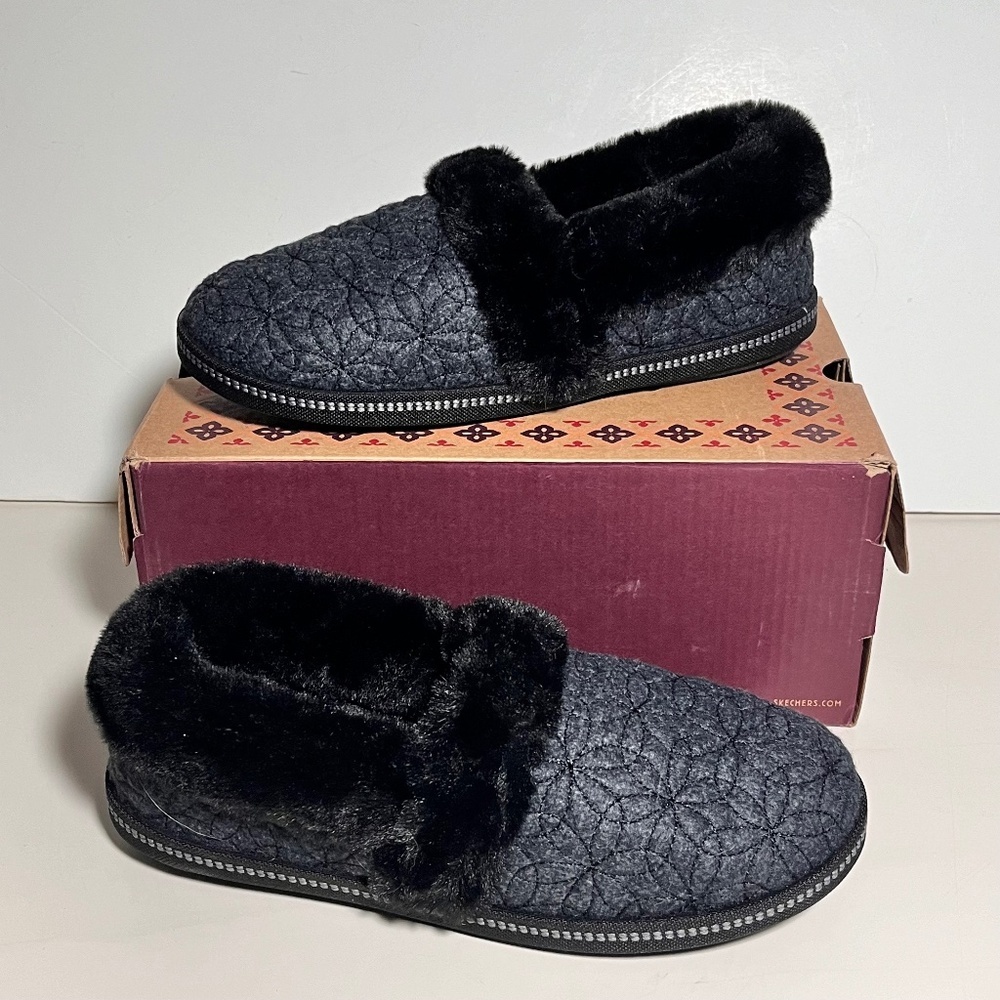 Skechers Bright Blossom Cozy Campfire Floral Quilted Slippers